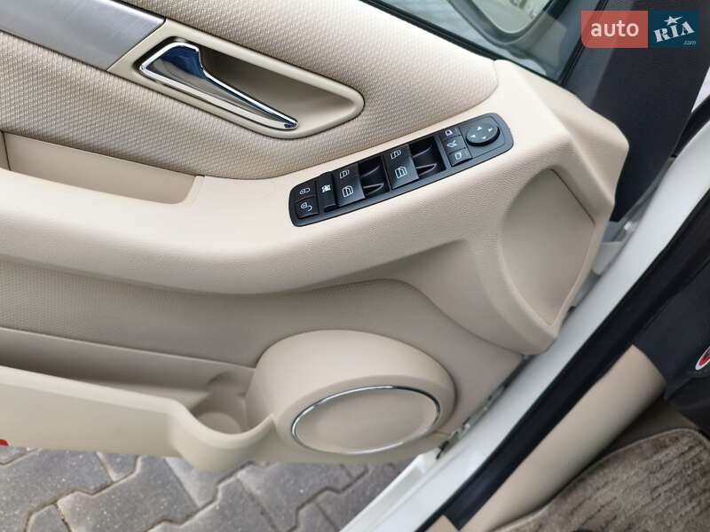 Хэтчбек Mercedes-Benz B-Class 2010 в Киеве фото 18 Хэтчбек Mercedes-Benz B-Class 2010 в Киеве