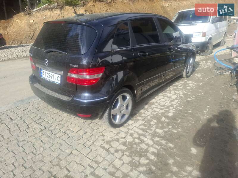 Хетчбек Mercedes-Benz B-Class 2011 в Буковеле фото 3 Хетчбек Mercedes-Benz B-Class 2011 в Буковеле