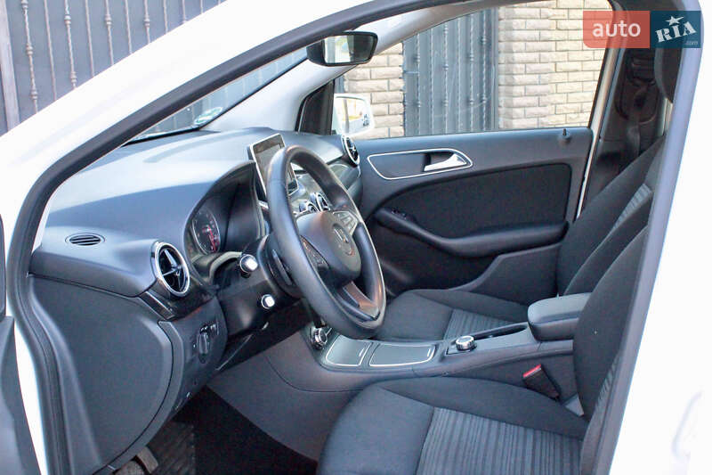 Хэтчбек Mercedes-Benz B-Class 2016 в Виноградове
