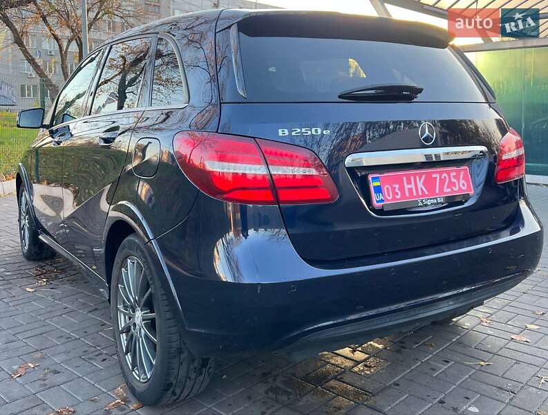 Хэтчбек Mercedes-Benz B-Class 2017 в Киеве