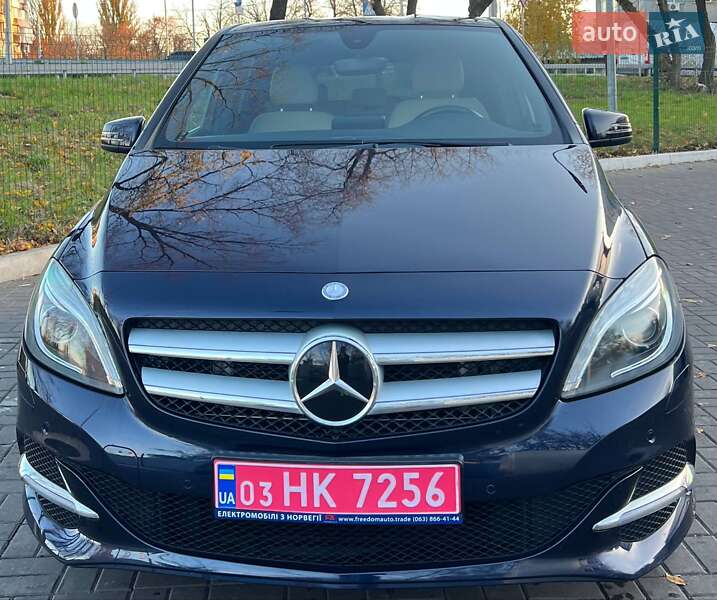 Хэтчбек Mercedes-Benz B-Class 2017 в Киеве