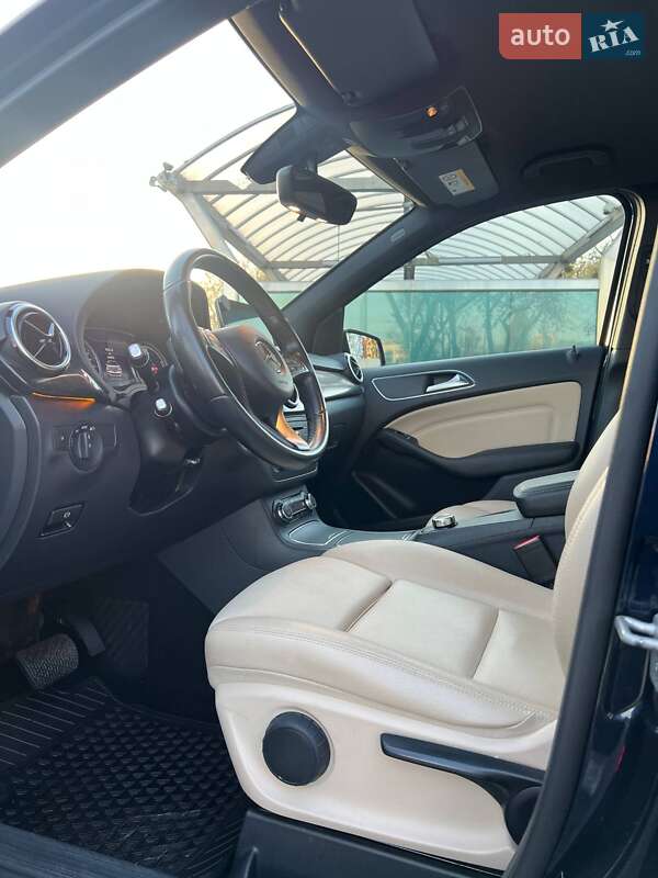 Хэтчбек Mercedes-Benz B-Class 2017 в Киеве