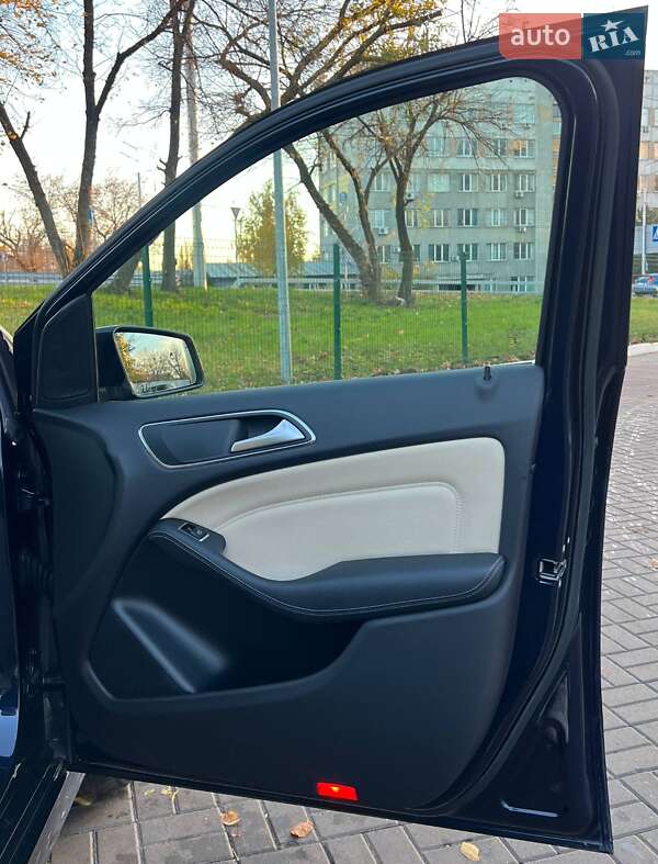 Хэтчбек Mercedes-Benz B-Class 2017 в Киеве