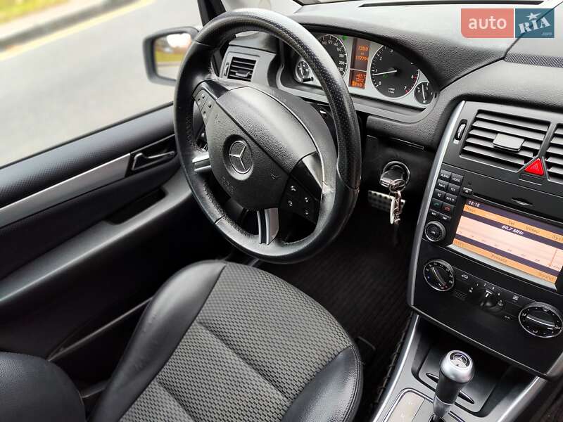 Хэтчбек Mercedes-Benz B-Class 2010 в Киеве фото 53 Хэтчбек Mercedes-Benz B-Class 2010 в Киеве