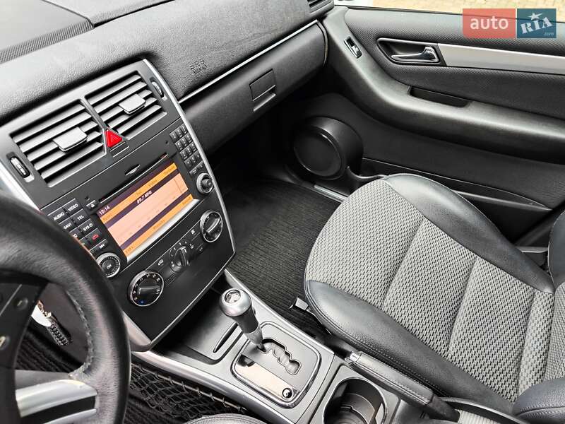 Хэтчбек Mercedes-Benz B-Class 2010 в Киеве фото 40 Хэтчбек Mercedes-Benz B-Class 2010 в Киеве