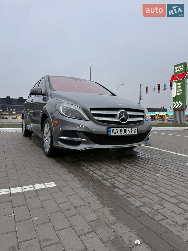 Хэтчбек Mercedes-Benz B-Class 2015 в Киеве