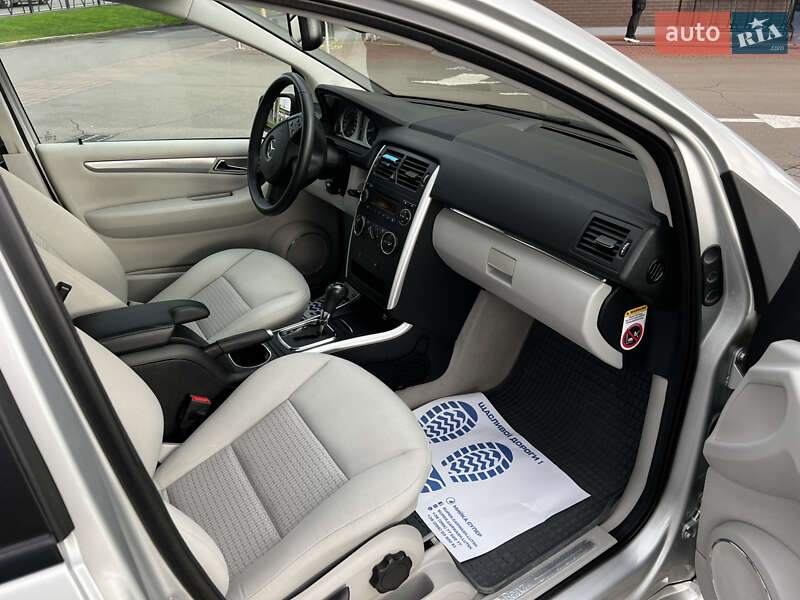 Хэтчбек Mercedes-Benz B-Class 2010 в Луцке фото 8 Хэтчбек Mercedes-Benz B-Class 2010 в Луцке