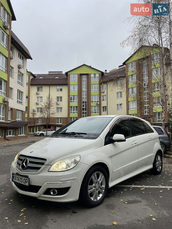 Хетчбек Mercedes-Benz B-Class 2010 в Софіївській Борщагівці фото 2 Хетчбек Mercedes-Benz B-Class 2010 в Софіївській Борщагівці