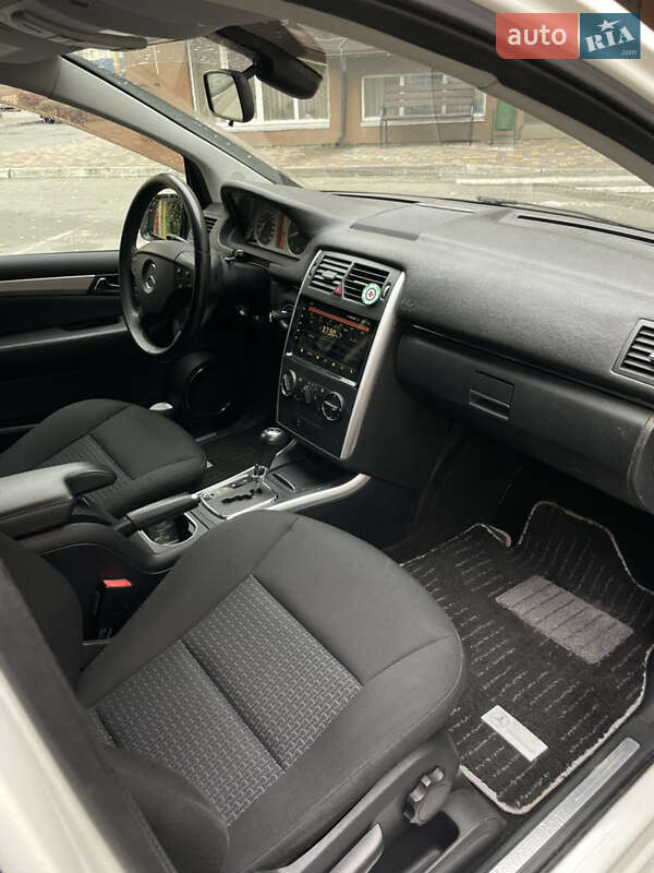 Хетчбек Mercedes-Benz B-Class 2010 в Софіївській Борщагівці фото 15 Хетчбек Mercedes-Benz B-Class 2010 в Софіївській Борщагівці