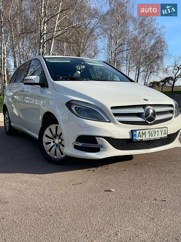 Хетчбек Mercedes-Benz B-Class 2016 в Житомирі фото 2 Хетчбек Mercedes-Benz B-Class 2016 в Житомирі