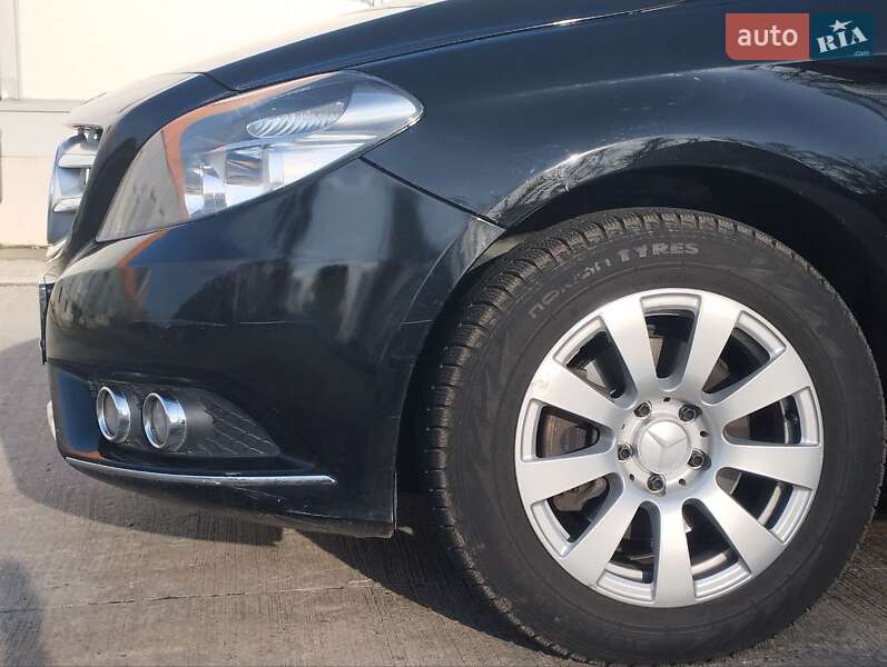 Хетчбек Mercedes-Benz B-Class 2014 в Києві фото 4 Хетчбек Mercedes-Benz B-Class 2014 в Києві