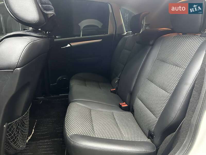 Хетчбек Mercedes-Benz B-Class 2011 в Чернівцях фото 13 Хетчбек Mercedes-Benz B-Class 2011 в Чернівцях