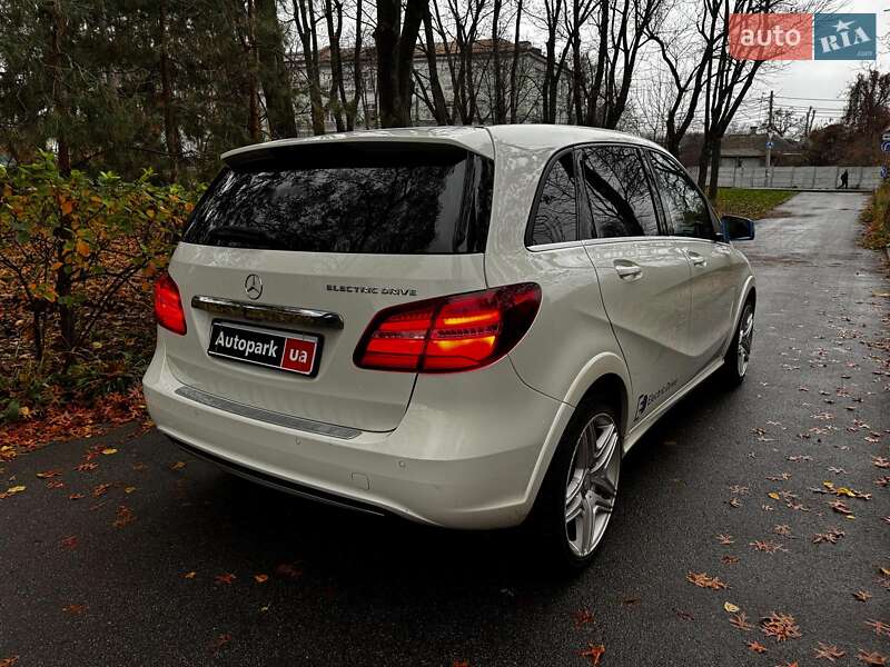 Хэтчбек Mercedes-Benz B-Class 2015 в Киеве