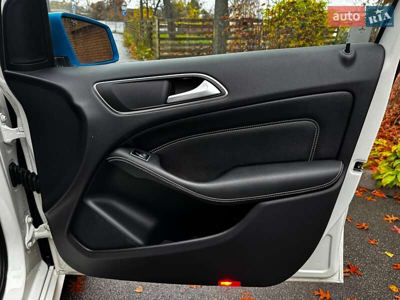 Хэтчбек Mercedes-Benz B-Class 2015 в Киеве