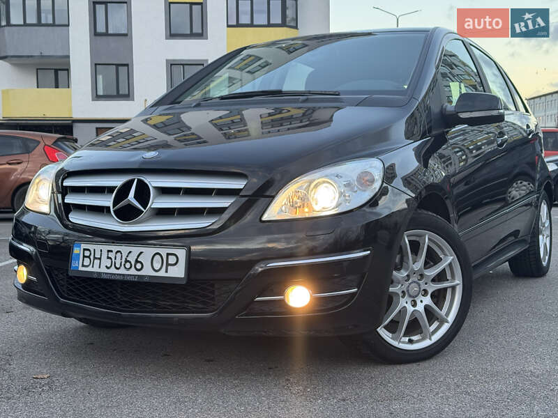 Хетчбек Mercedes-Benz B-Class 2011 в Києві фото 2 Хетчбек Mercedes-Benz B-Class 2011 в Києві