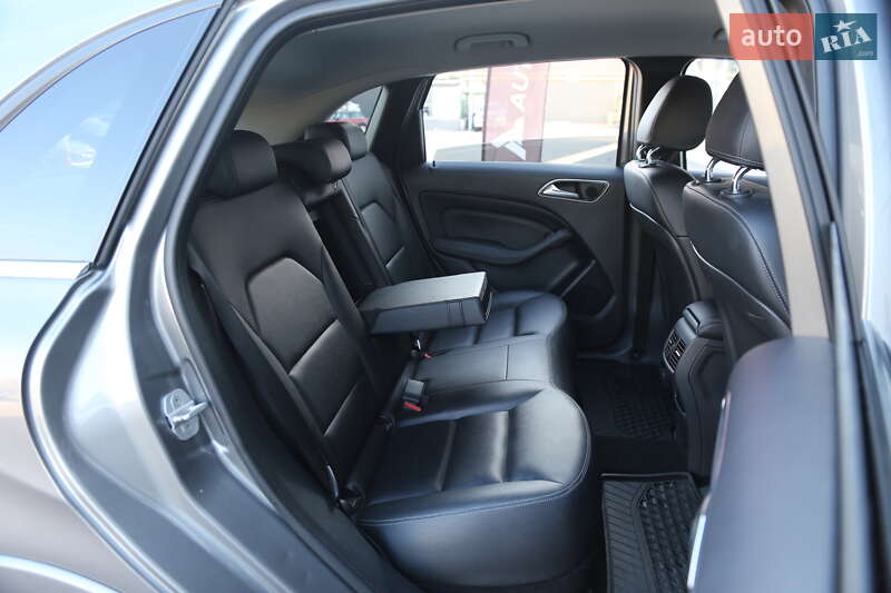 Хэтчбек Mercedes-Benz B-Class 2015 в Киеве