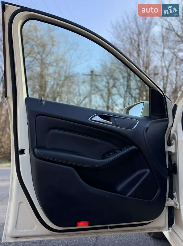 Хэтчбек Mercedes-Benz B-Class 2014 в Киеве фото 7 Хэтчбек Mercedes-Benz B-Class 2014 в Киеве