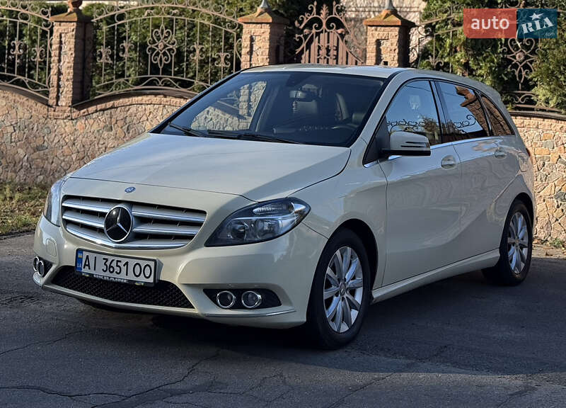 Хэтчбек Mercedes-Benz B-Class 2014 в Киеве фото 3 Хэтчбек Mercedes-Benz B-Class 2014 в Киеве