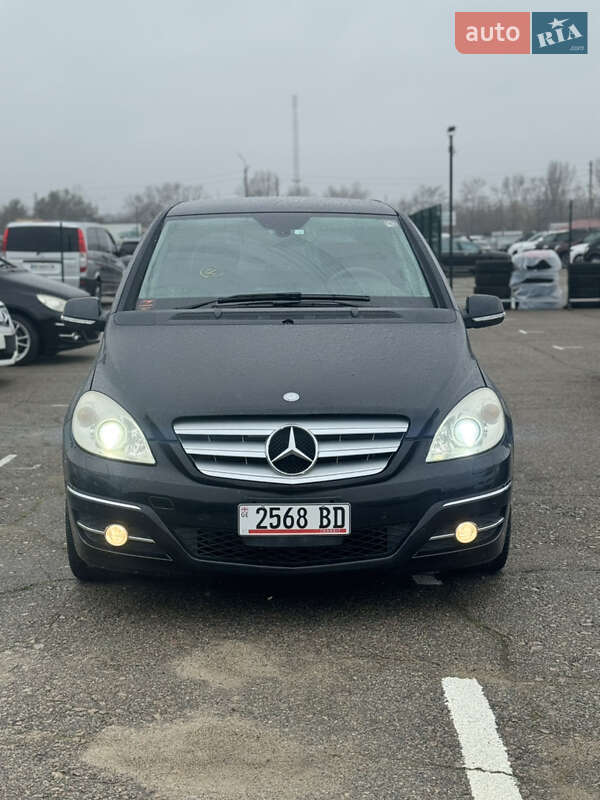 Хэтчбек Mercedes-Benz B-Class 2010 в Киеве фото 6 Хэтчбек Mercedes-Benz B-Class 2010 в Киеве