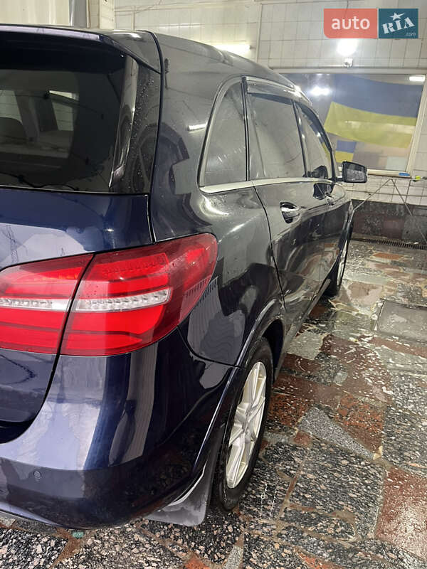 Хетчбек Mercedes-Benz B-Class 2017 в Запоріжжі фото 5 Хетчбек Mercedes-Benz B-Class 2017 в Запоріжжі