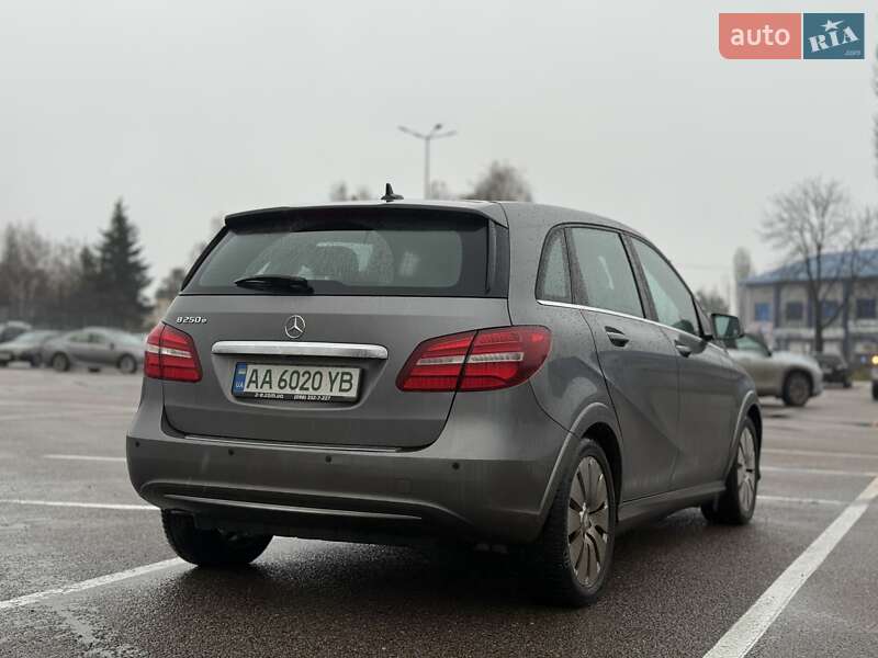 Хэтчбек Mercedes-Benz B-Class 2016 в Житомире фото 4 Хэтчбек Mercedes-Benz B-Class 2016 в Житомире