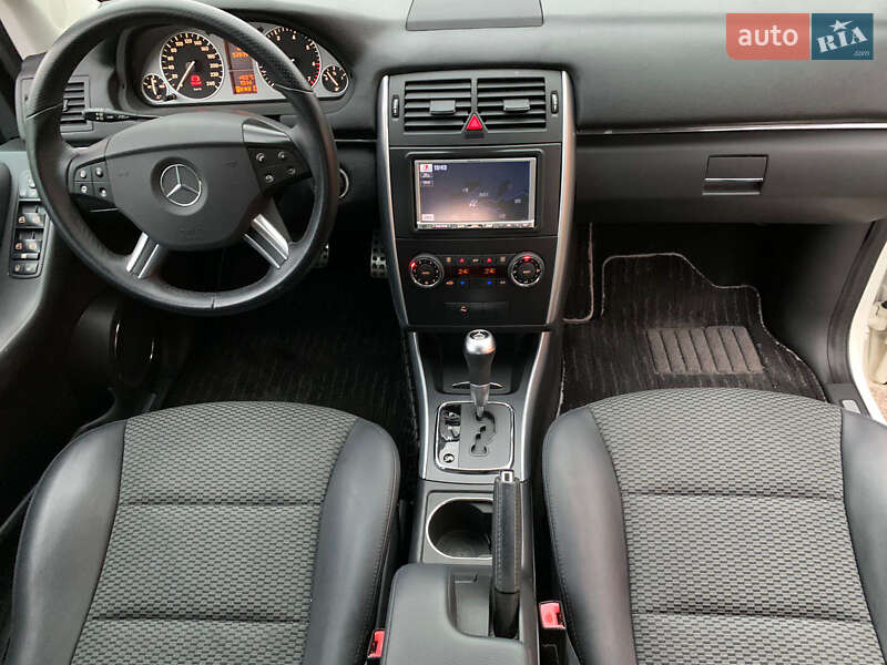 Хэтчбек Mercedes-Benz B-Class 2010 в Киеве