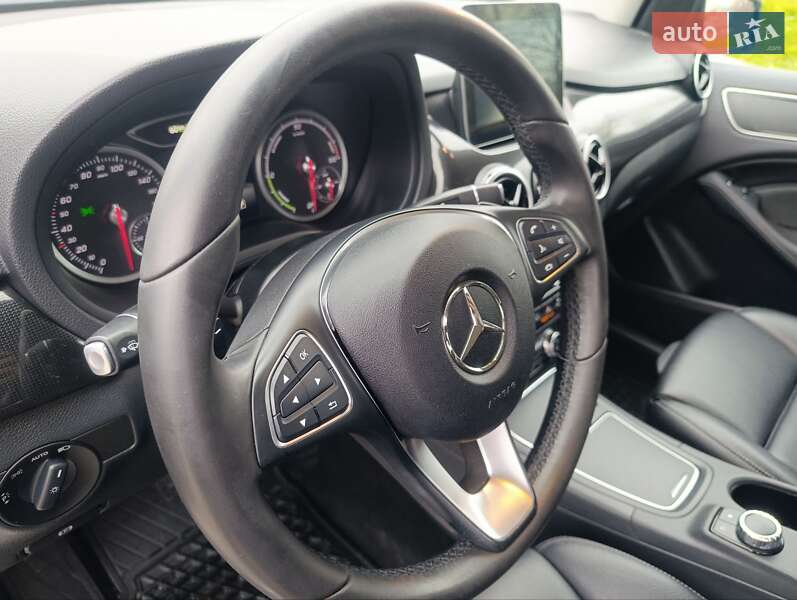Хетчбек Mercedes-Benz B-Class 2016 в Чернівцях