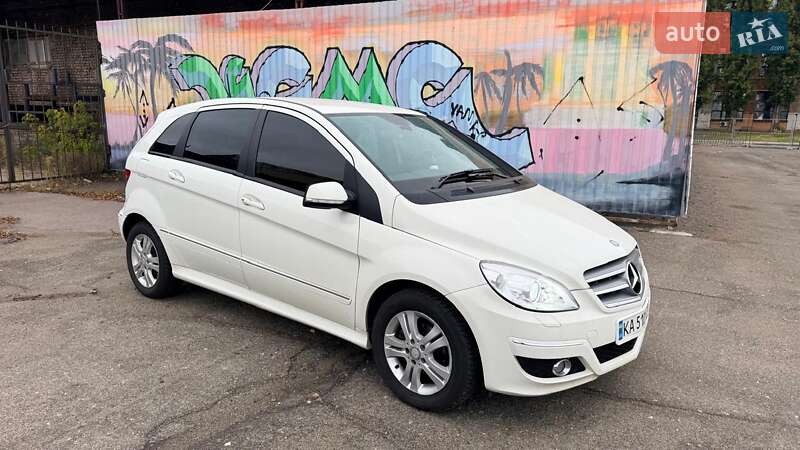 Mercedes-Benz B-Class 2011
