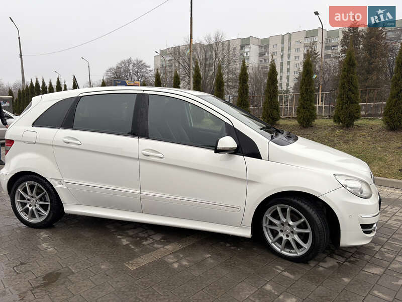 Хэтчбек Mercedes-Benz B-Class 2010 в Львове фото 2 Хэтчбек Mercedes-Benz B-Class 2010 в Львове