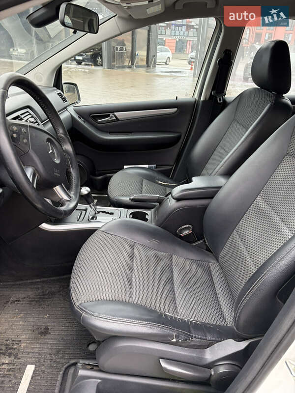 Хэтчбек Mercedes-Benz B-Class 2010 в Львове фото 8 Хэтчбек Mercedes-Benz B-Class 2010 в Львове