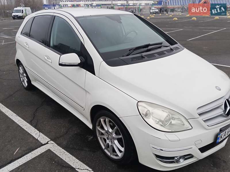 Хэтчбек Mercedes-Benz B-Class 2011 в Киеве фото 2 Хэтчбек Mercedes-Benz B-Class 2011 в Киеве