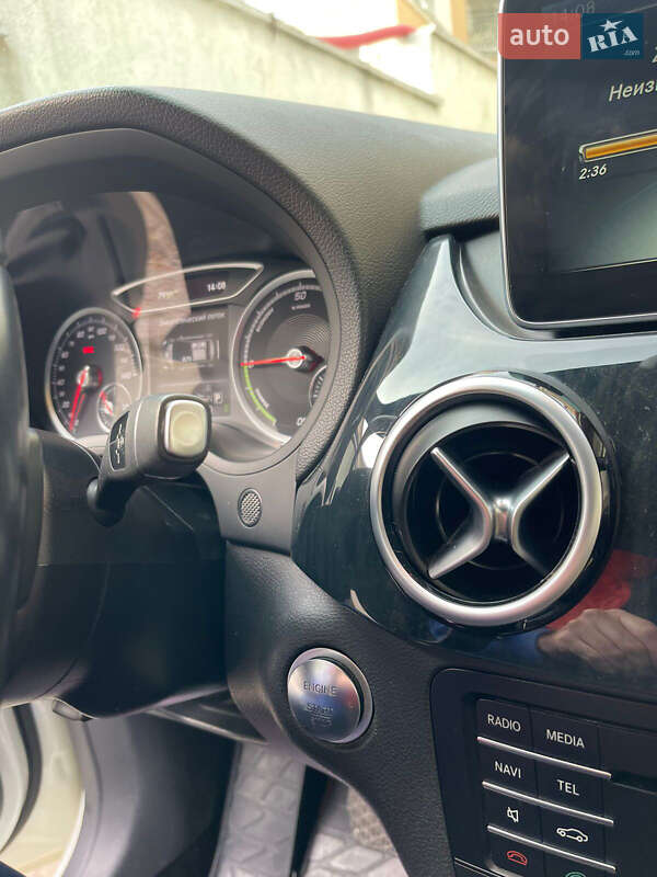 Хетчбек Mercedes-Benz B-Class 2016 в Одесі фото 10 Хетчбек Mercedes-Benz B-Class 2016 в Одесі