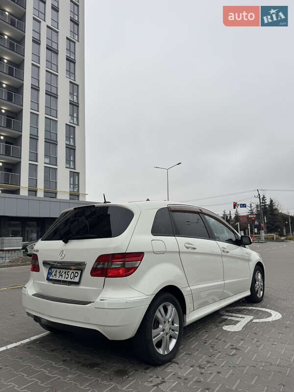 Хэтчбек Mercedes-Benz B-Class 2010 в Софиевской Борщаговке фото 6 Хэтчбек Mercedes-Benz B-Class 2010 в Софиевской Борщаговке