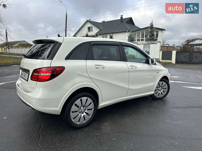 Хэтчбек Mercedes-Benz B-Class 2017 в Виннице