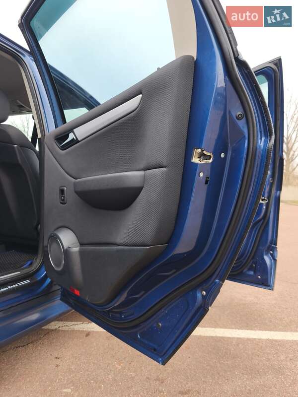 Хетчбек Mercedes-Benz B-Class 2010 в Києві фото 23 Хетчбек Mercedes-Benz B-Class 2010 в Києві