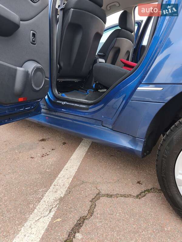 Хетчбек Mercedes-Benz B-Class 2010 в Києві фото 41 Хетчбек Mercedes-Benz B-Class 2010 в Києві