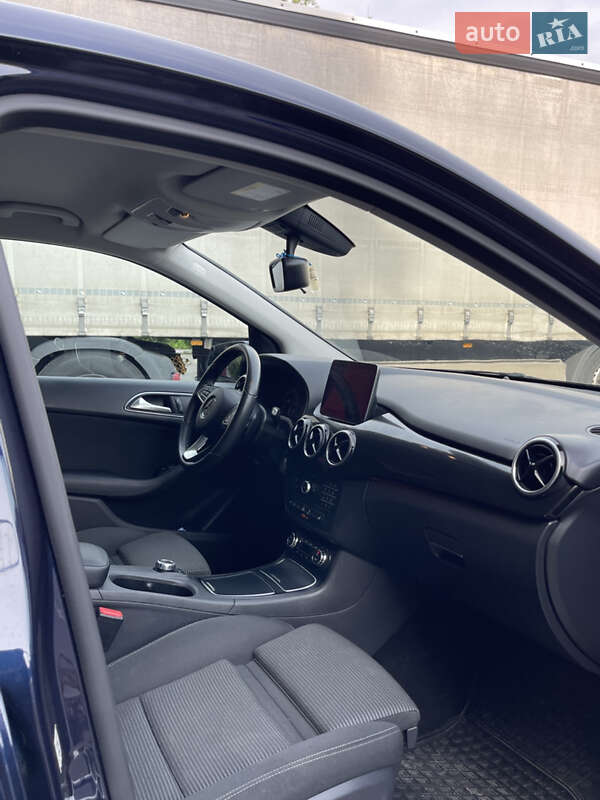 Хетчбек Mercedes-Benz B-Class 2017 в Львові