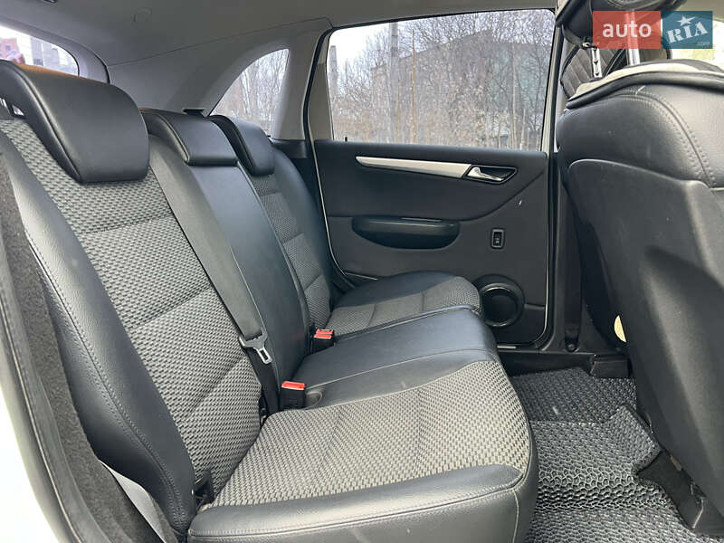 Хэтчбек Mercedes-Benz B-Class 2010 в Николаеве фото 12 Хэтчбек Mercedes-Benz B-Class 2010 в Николаеве