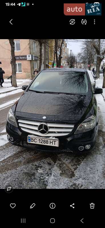 Mercedes-Benz B-Class 2012