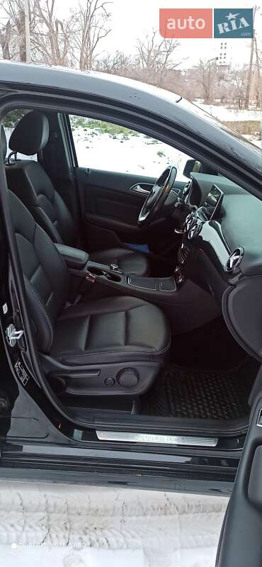 Хэтчбек Mercedes-Benz B-Class 2015 в Кривом Роге