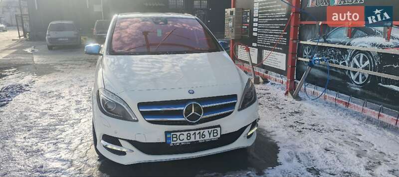 Хэтчбек Mercedes-Benz B-Class 2015 в Стрые