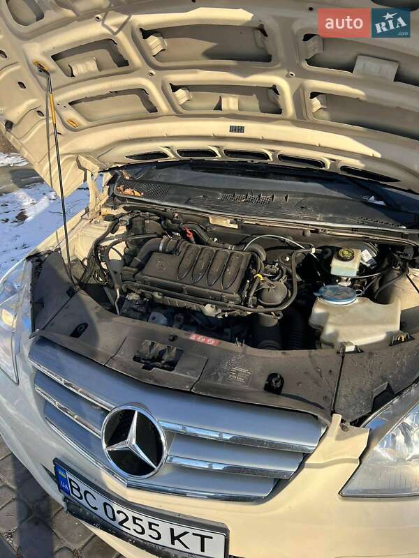 Хетчбек Mercedes-Benz B-Class 2011 в Новояворівську фото 5 Хетчбек Mercedes-Benz B-Class 2011 в Новояворівську