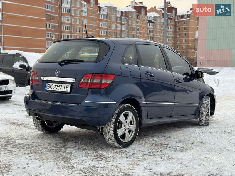 Хэтчбек Mercedes-Benz B-Class 2011 в Вараше