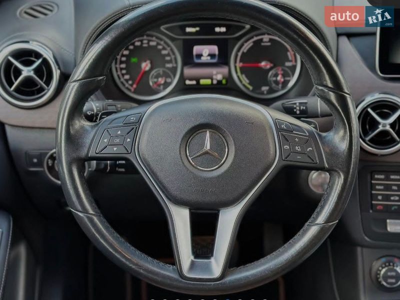 Хэтчбек Mercedes-Benz B-Class 2016 в Семеновке