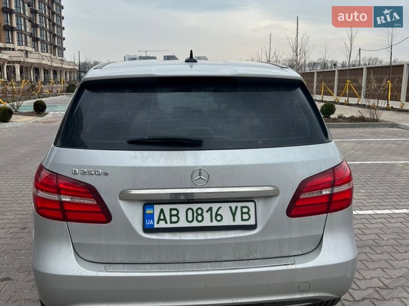 Хэтчбек Mercedes-Benz B-Class 2016 в Софиевской Борщаговке