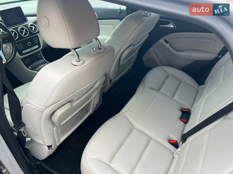 Хэтчбек Mercedes-Benz B-Class 2016 в Софиевской Борщаговке