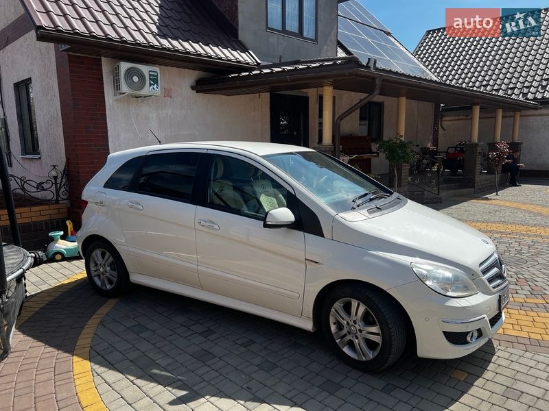 Mercedes-Benz B-Class 2010