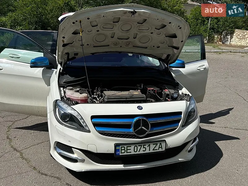 Mercedes-Benz B-Class 2015 VIN WDD2428901J005501 фото оголошення 2 з 59