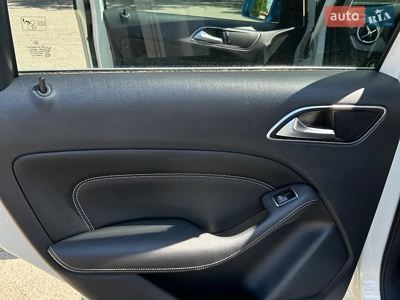 Mercedes-Benz B-Class 2015 VIN WDD2428901J005501 фото оголошення 11 з 59