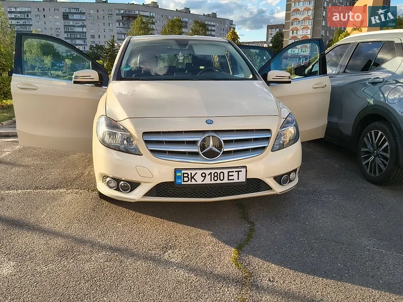 Mercedes-Benz B-Class 2012